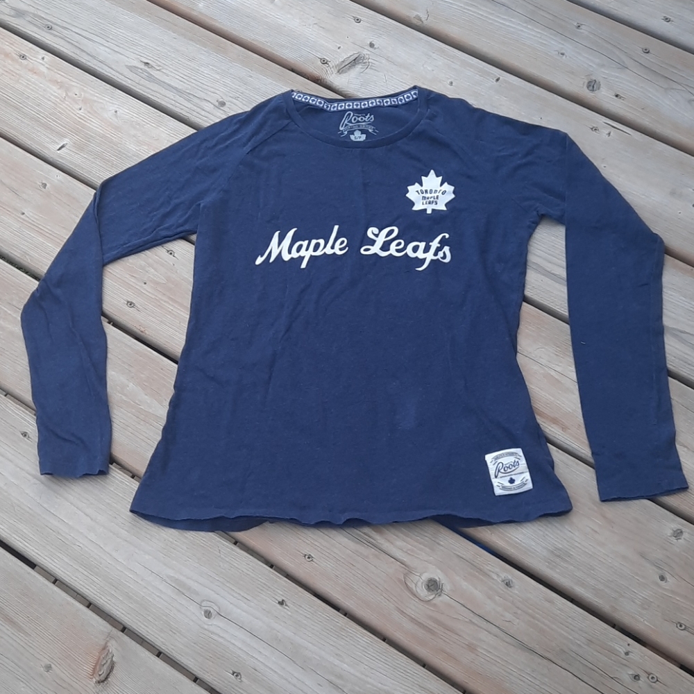 Maple‎ Leafs top